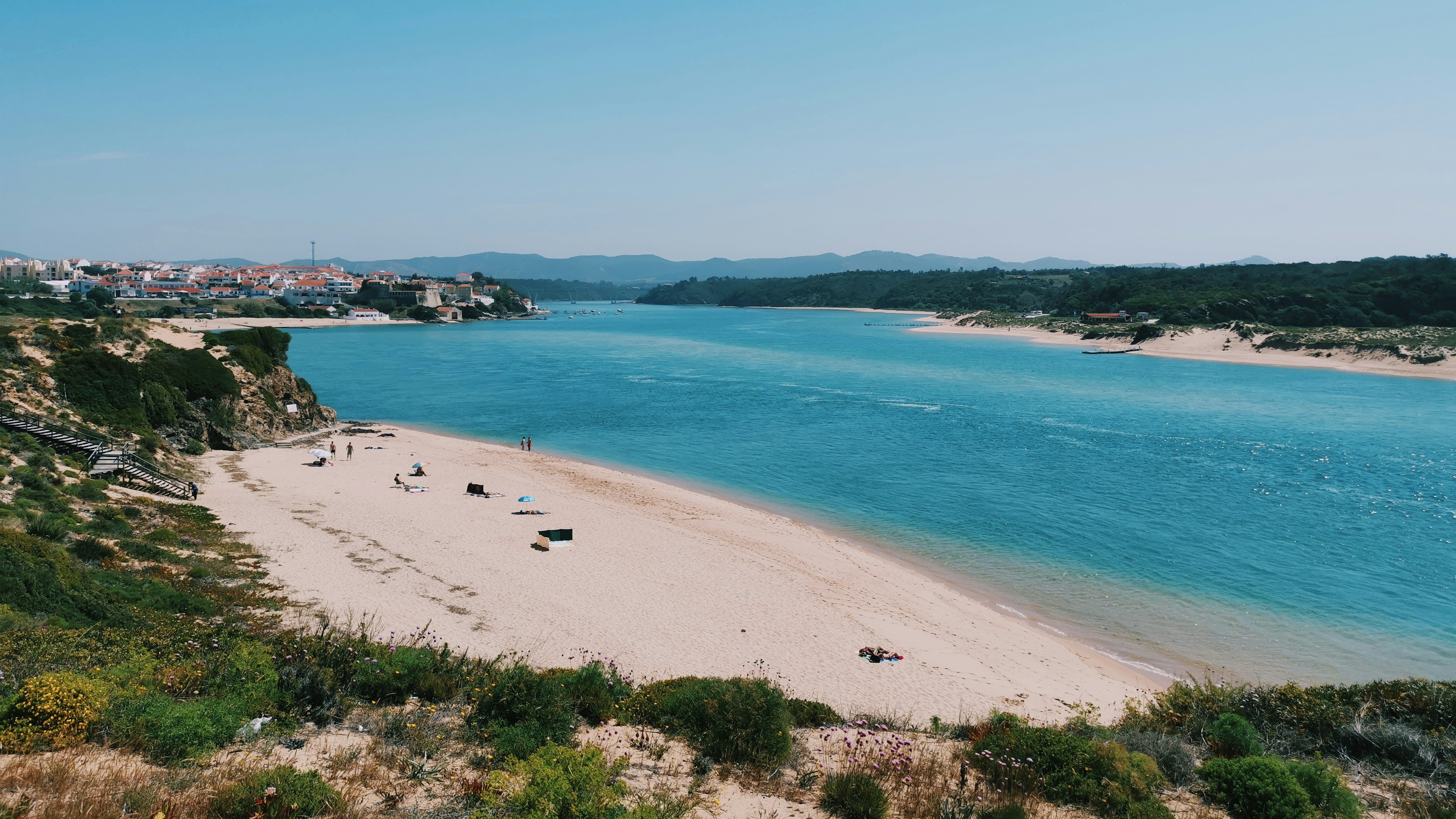 Vila Nova de Milfontes no Alentejo litoral, destino perto da Quinta dos Citrinos