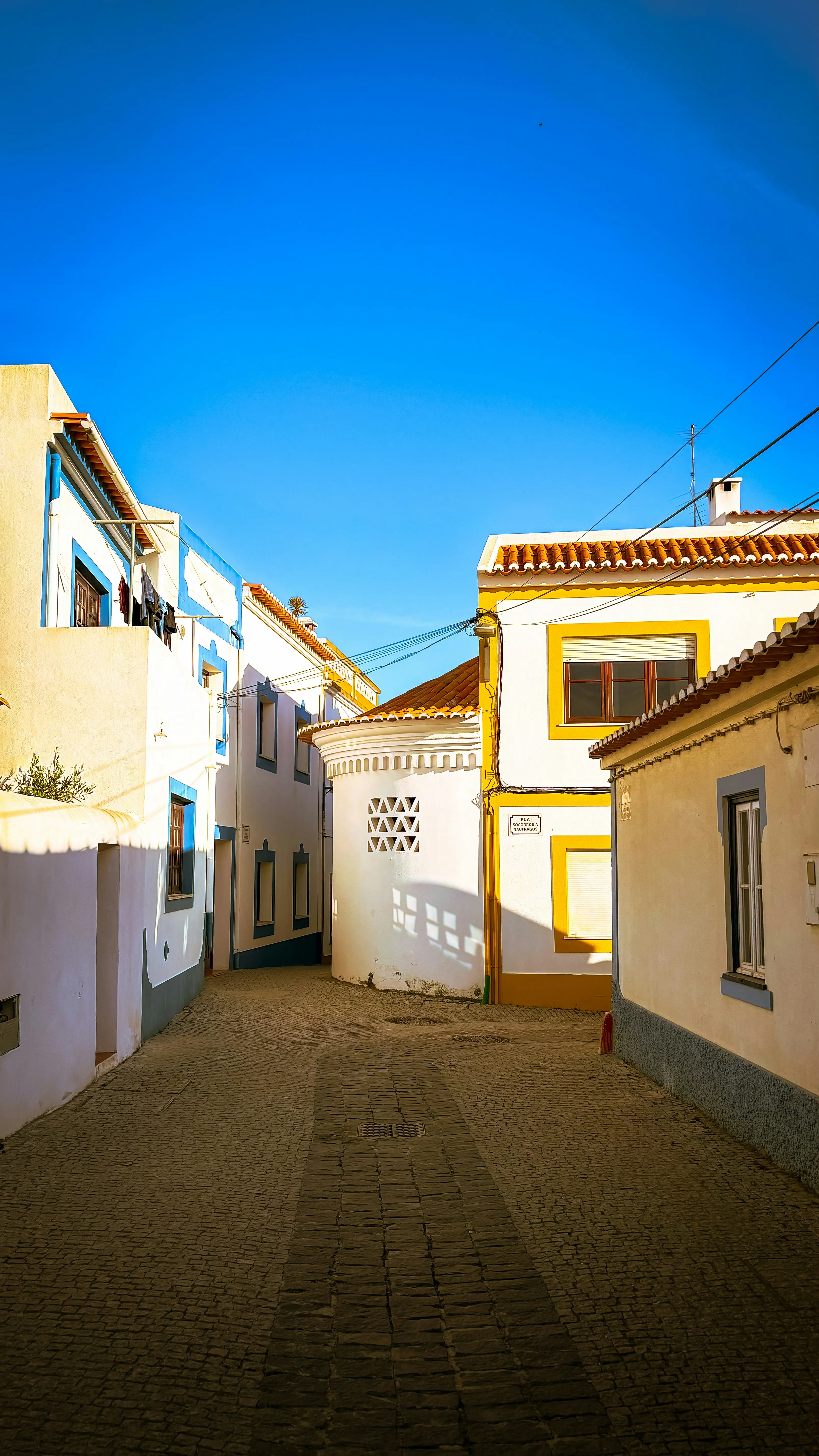 Aldeia de Porto Côvo na Costa Alentejana, perto da Quinta dos Citrinos